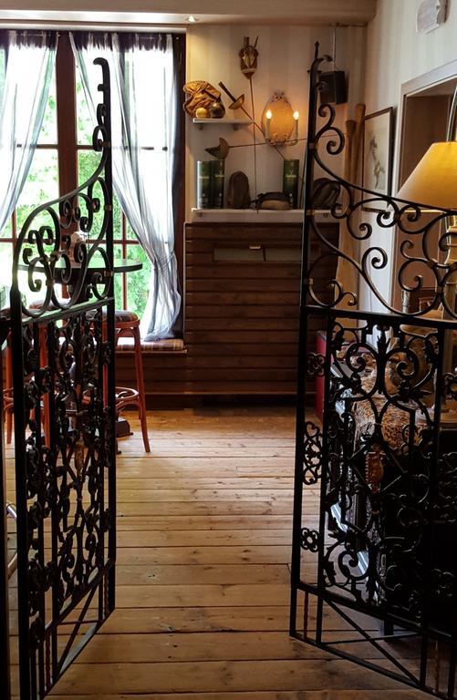 ホテルChalet Sur Lesse メサン エクステリア 写真