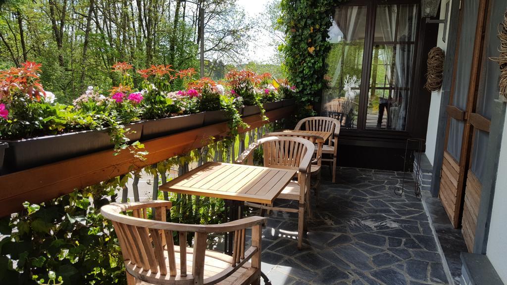 ホテルChalet Sur Lesse メサン エクステリア 写真