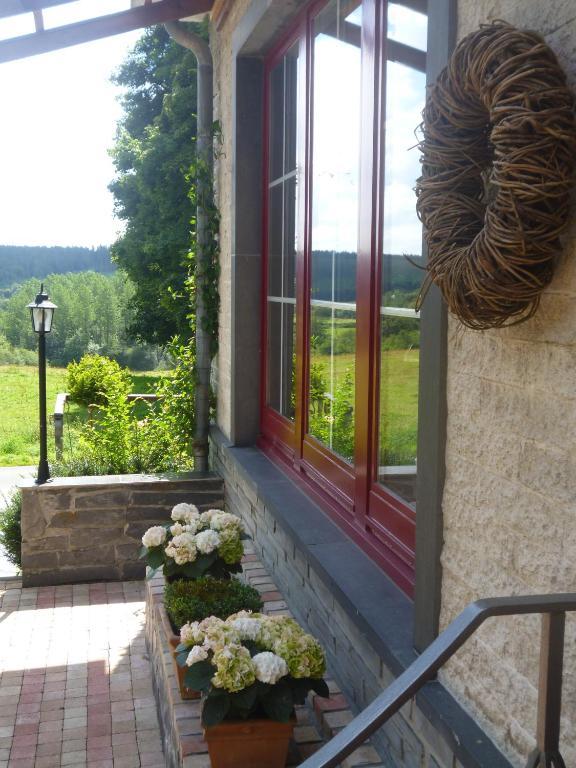 ホテルChalet Sur Lesse メサン エクステリア 写真