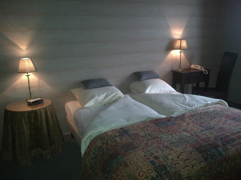 ホテルChalet Sur Lesse メサン エクステリア 写真